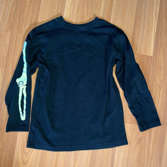 Children’s Place skeleton shirt. Perfect steampunk retro.Size M 7/8, all cotton. - Picture 2 of 6